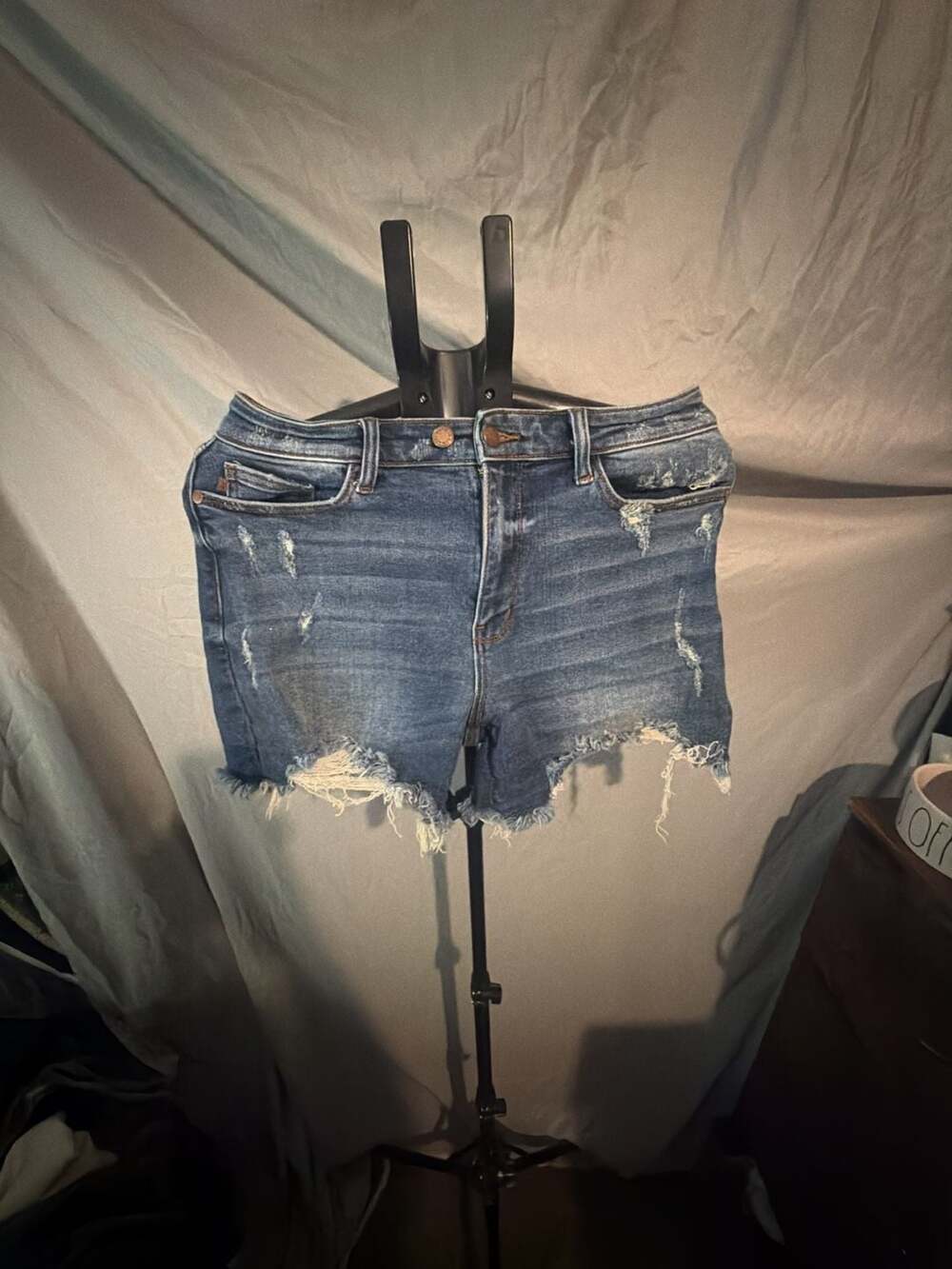 Judy Blue Denim Shorts Size XL Distressed Frayed Hem